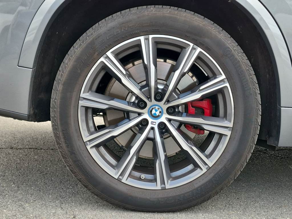Thumbnail: 2025 BMW X5 - 8