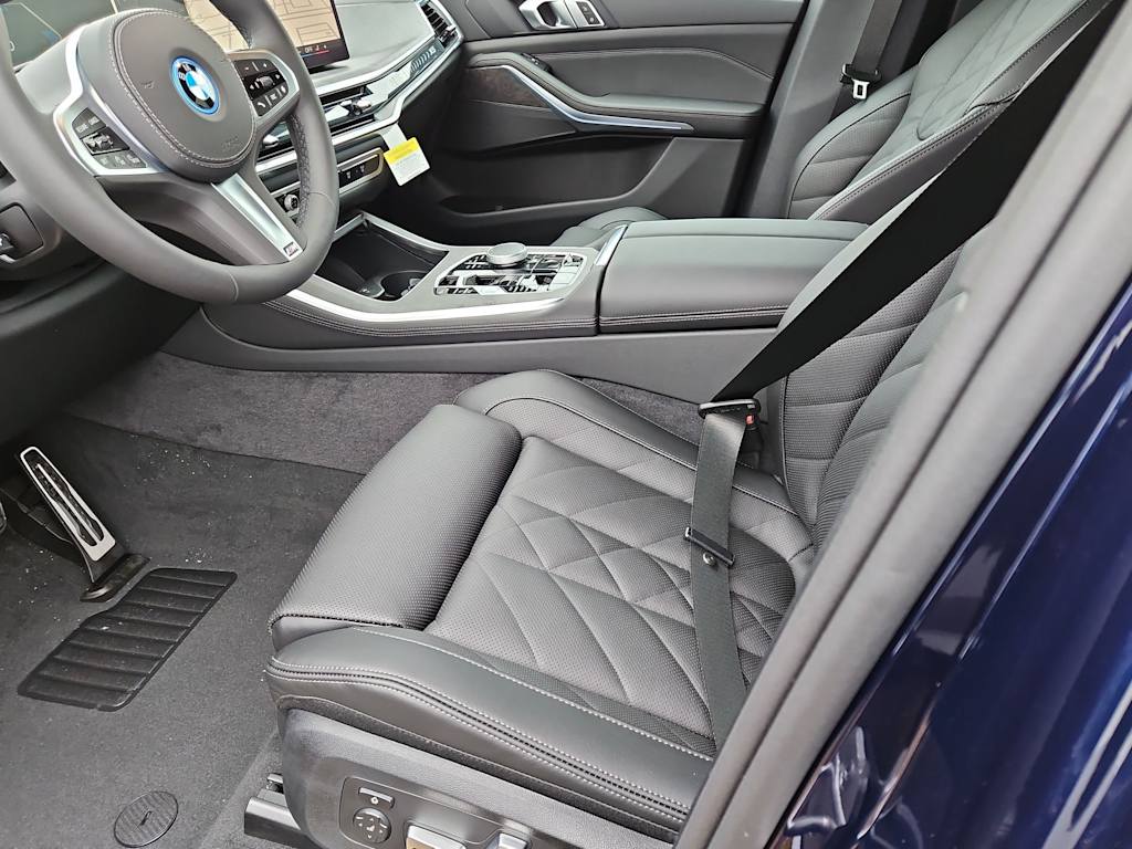 Thumbnail: 2026 BMW X5 - 11