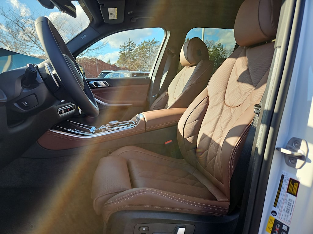 Thumbnail: 2026 BMW X5 - 11