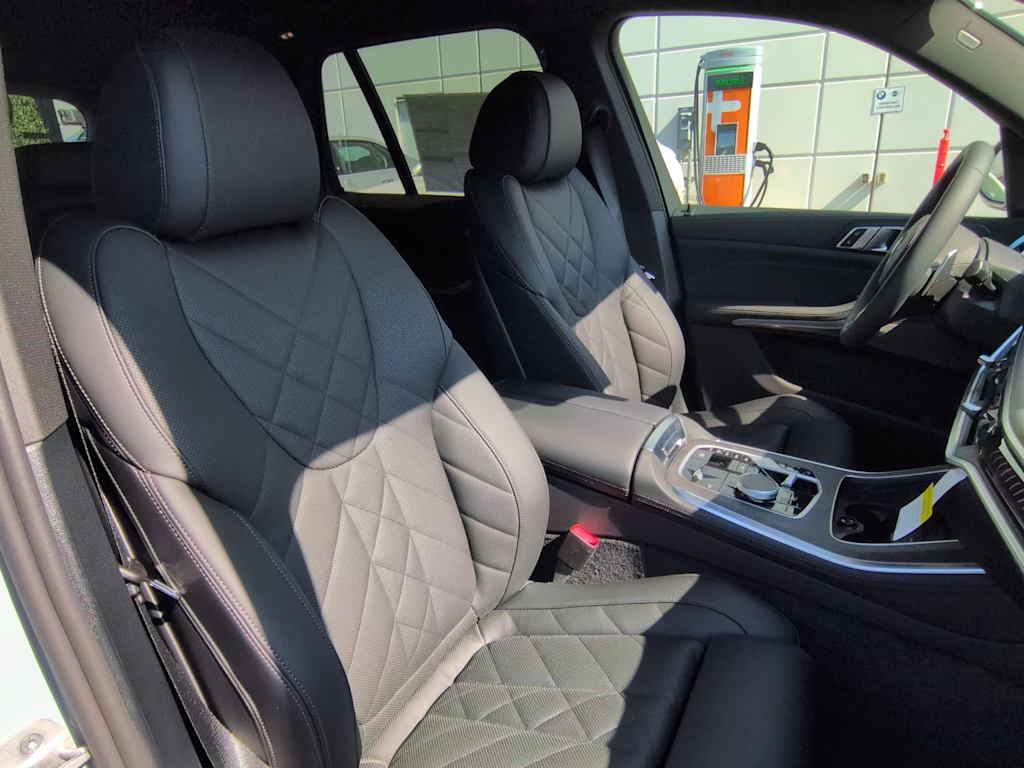 Thumbnail: 2026 BMW X5 - 12