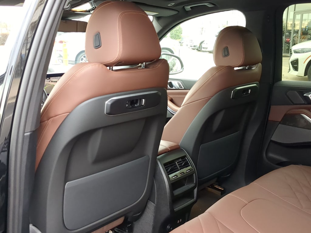 Thumbnail: 2026 BMW X5 - 12