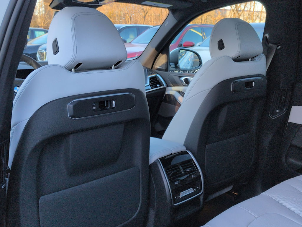 Thumbnail: 2026 BMW X5 - 27