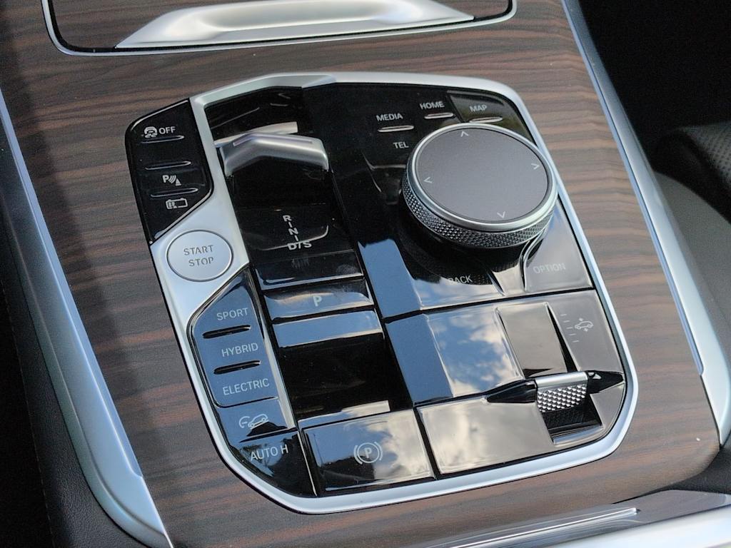 Thumbnail: 2026 BMW X5 - 16