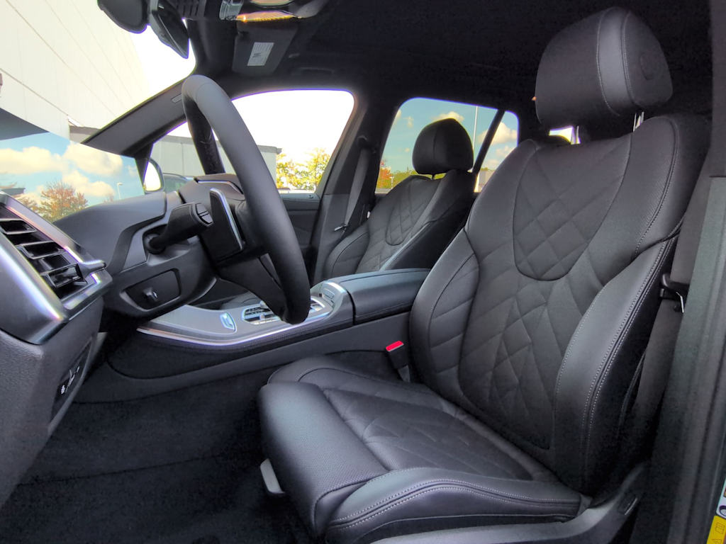 Thumbnail: 2026 BMW X5 - 11
