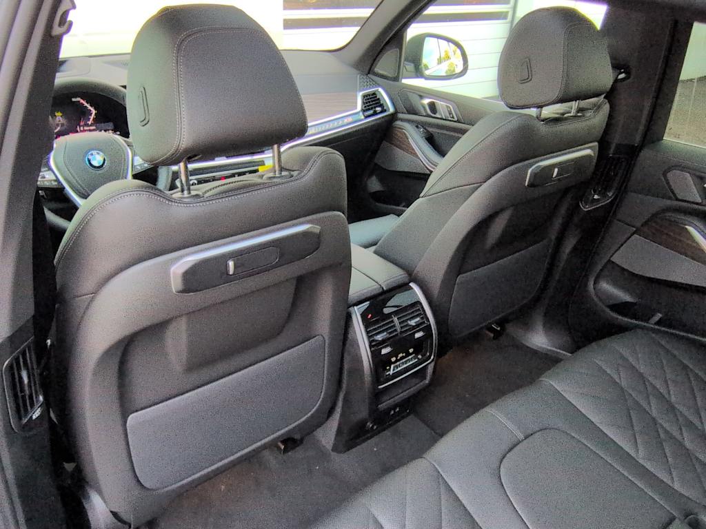 Thumbnail: 2026 BMW X5 - 13