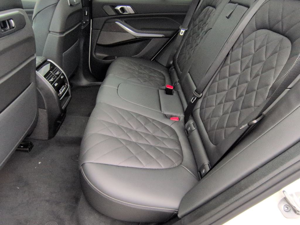 Thumbnail: 2026 BMW X5 - 13
