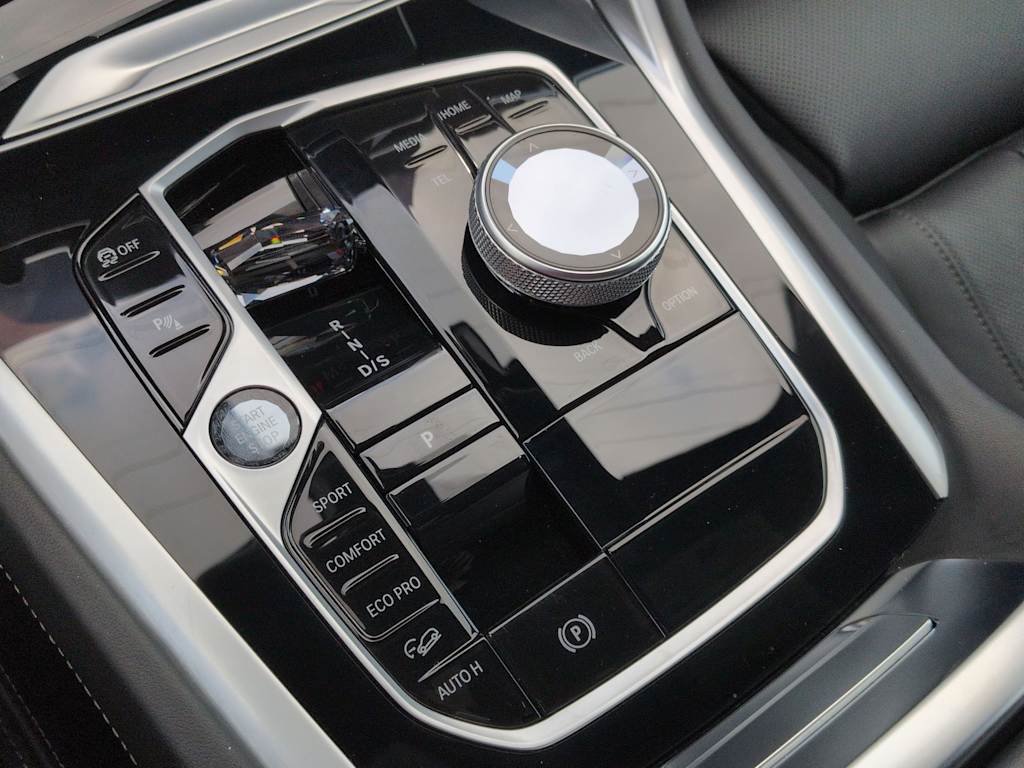 Thumbnail: 2025 BMW X6 - 15