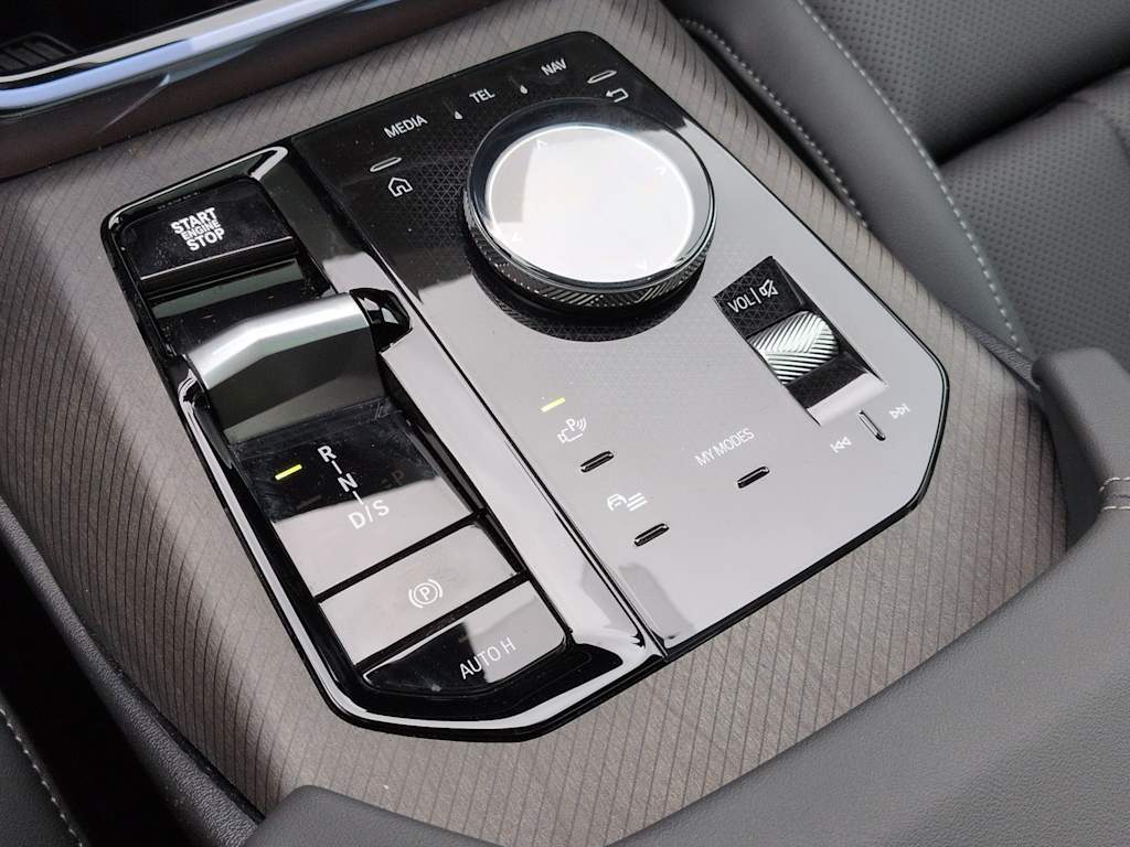 Thumbnail: 2026 BMW X3 - 16