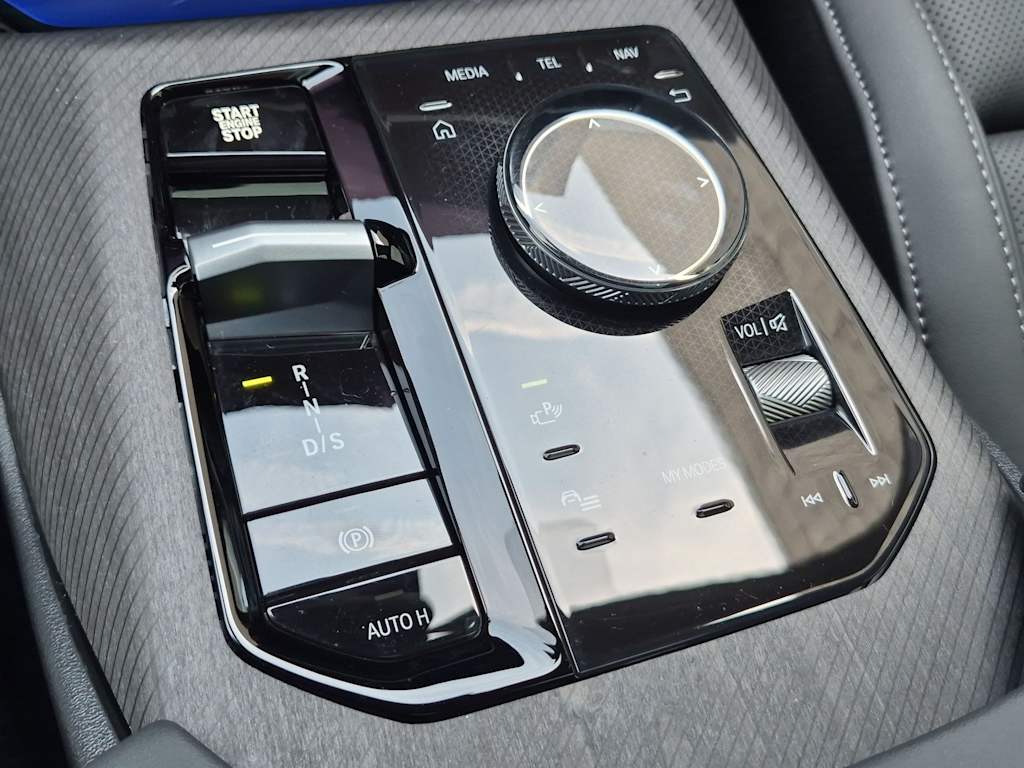 Thumbnail: 2026 BMW X3 - 16
