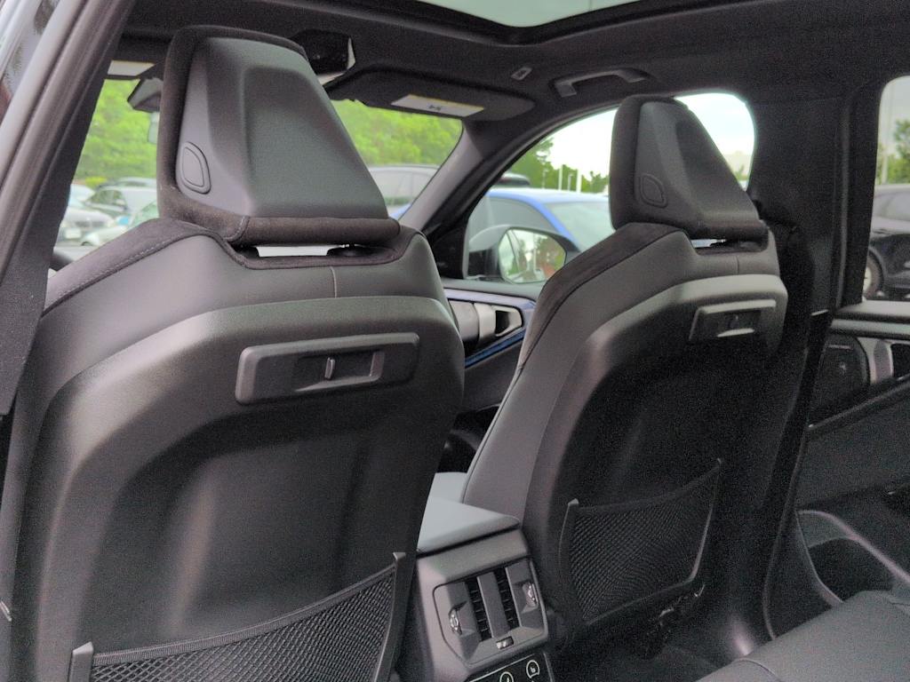 Thumbnail: 2026 BMW X3 - 13