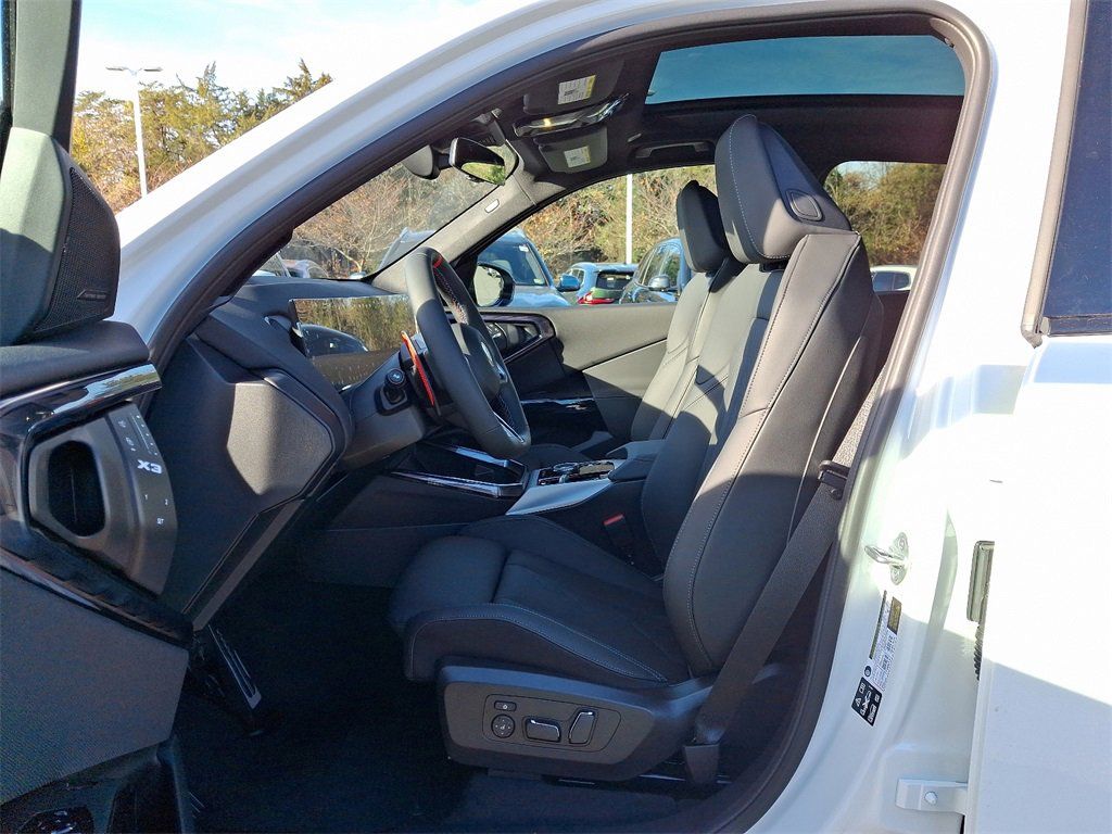 Thumbnail: 2025 BMW X3 - 11