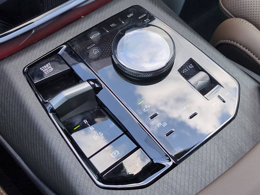 Thumbnail: 2025 BMW X3 - 16