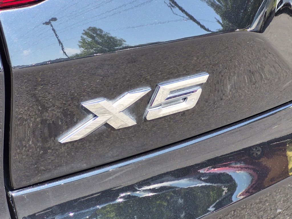 Thumbnail: 2021 BMW X5 - 7