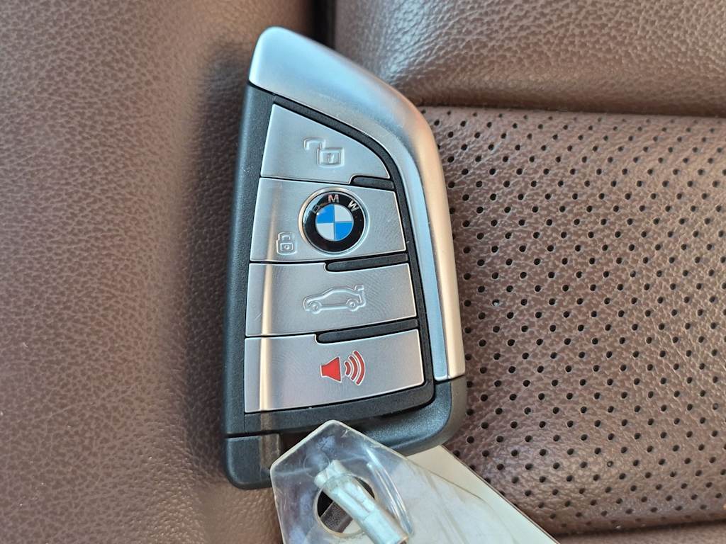 Thumbnail: 2021 BMW X5 - 39