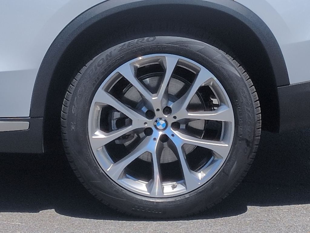 Thumbnail: 2022 BMW X5 - 8