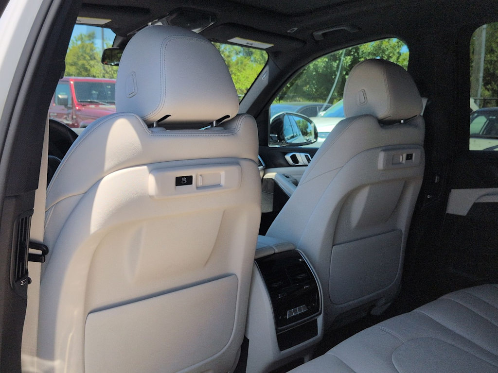 Thumbnail: 2022 BMW X5 - 12