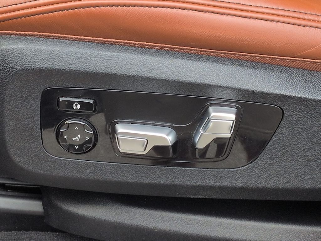 Thumbnail: 2022 BMW X7 - 25