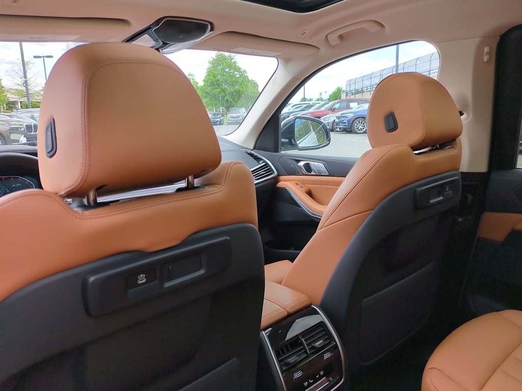 2022 BMW X7 xDrive40i 17