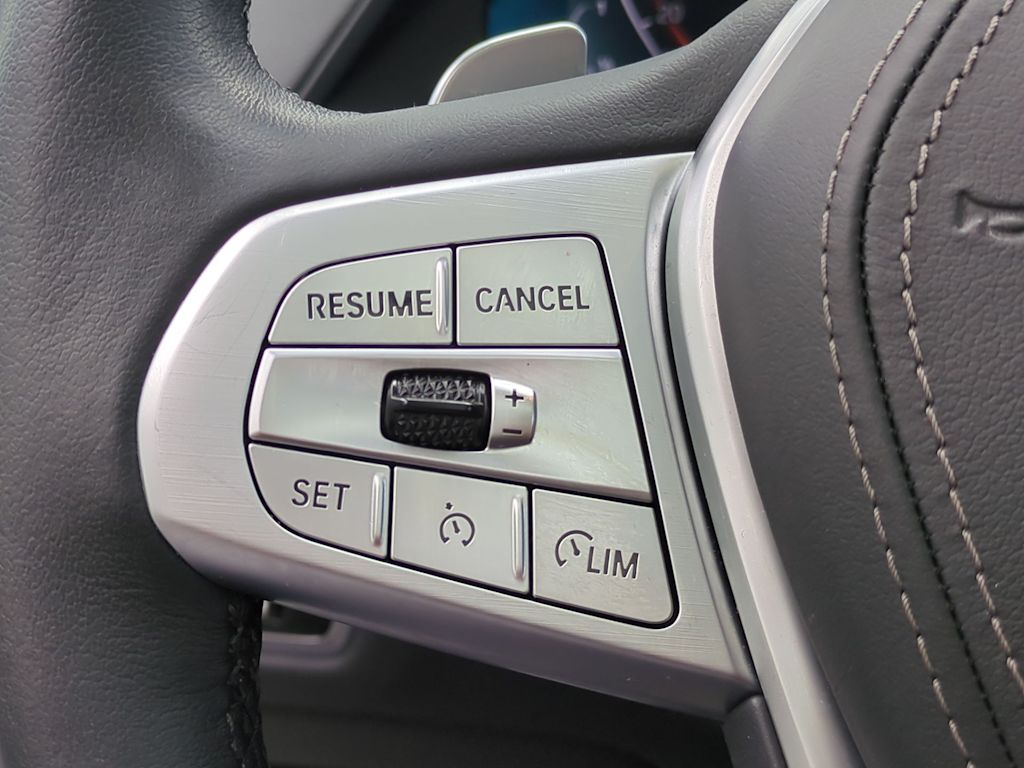 2022 BMW X7 xDrive40i 22