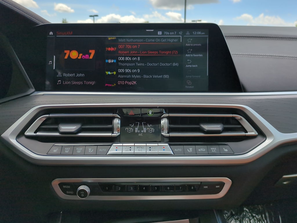 2022 BMW X7 xDrive40i 9