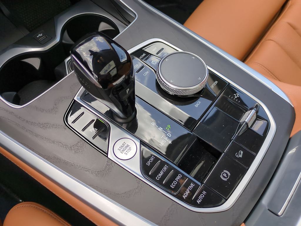 2022 BMW X7 xDrive40i 10
