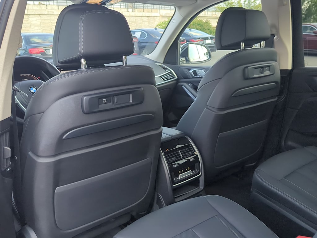 Thumbnail: 2022 BMW X7 - 13