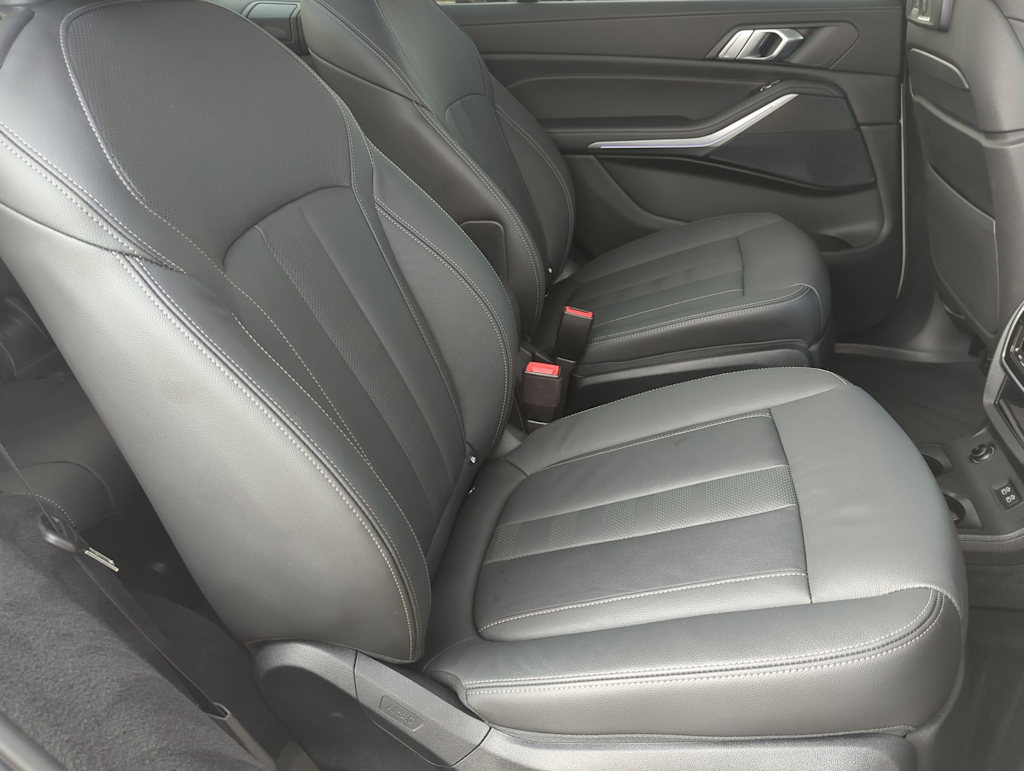 Thumbnail: 2022 BMW X7 - 28