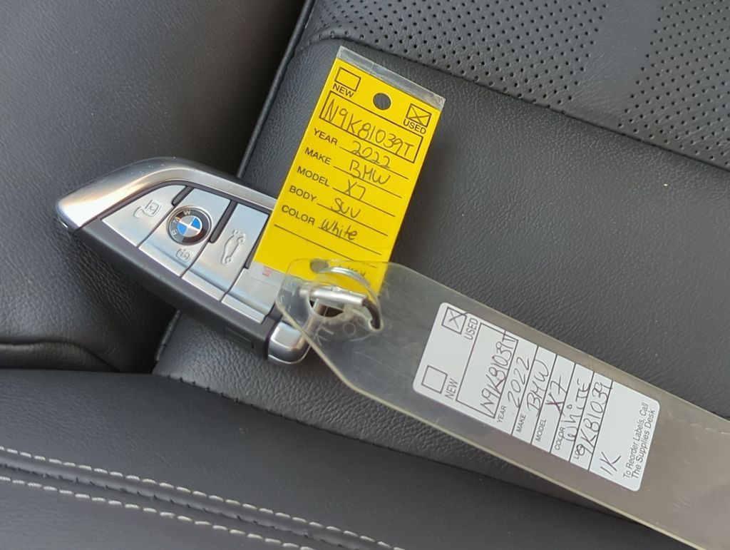 Thumbnail: 2022 BMW X7 - 18