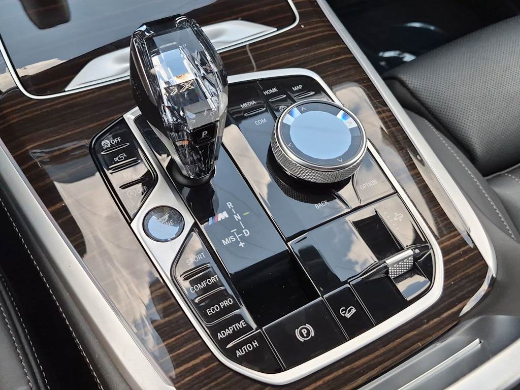 Thumbnail: 2021 BMW X7 - 39