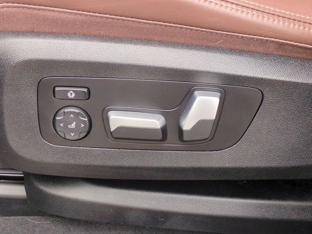 Thumbnail: 2023 BMW X6 - 28