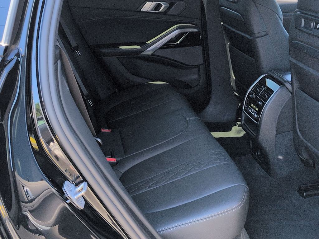 Thumbnail: 2023 BMW X6 - 30