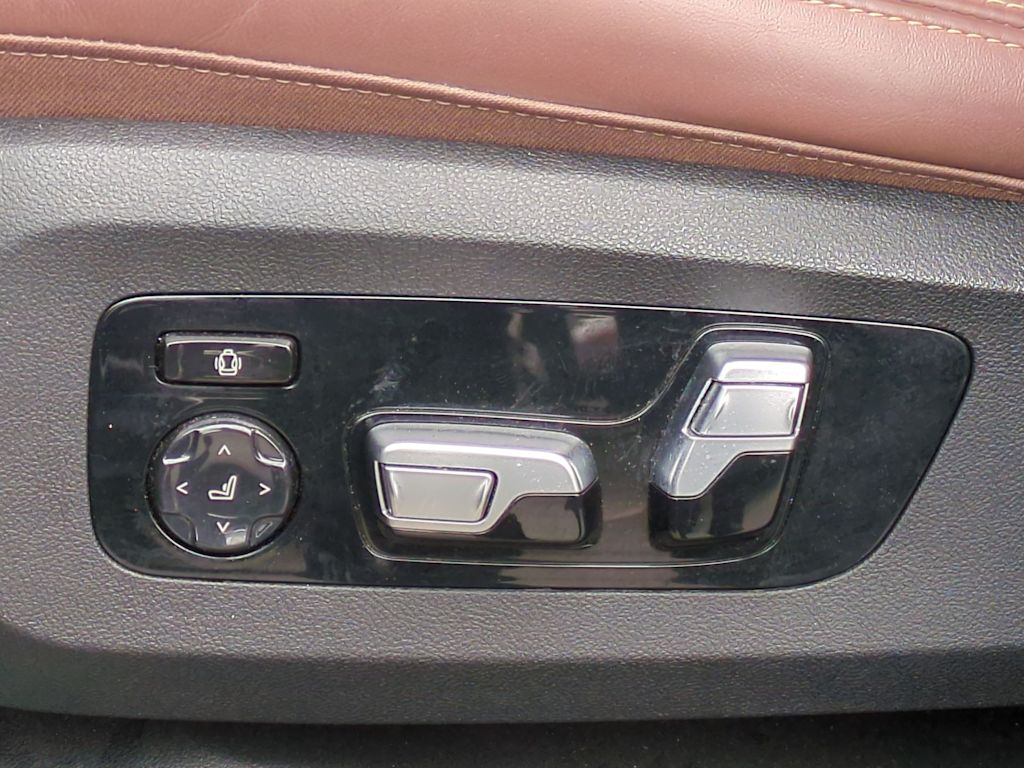 2021 BMW X5 M50i 19
