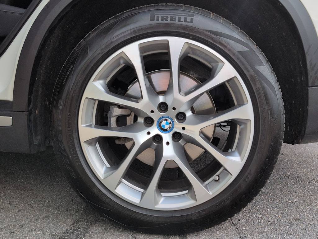 Thumbnail: 2023 BMW X5 - 8