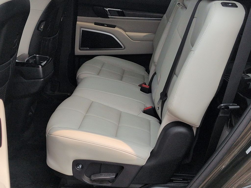 Thumbnail: 2020 Kia Telluride - 28