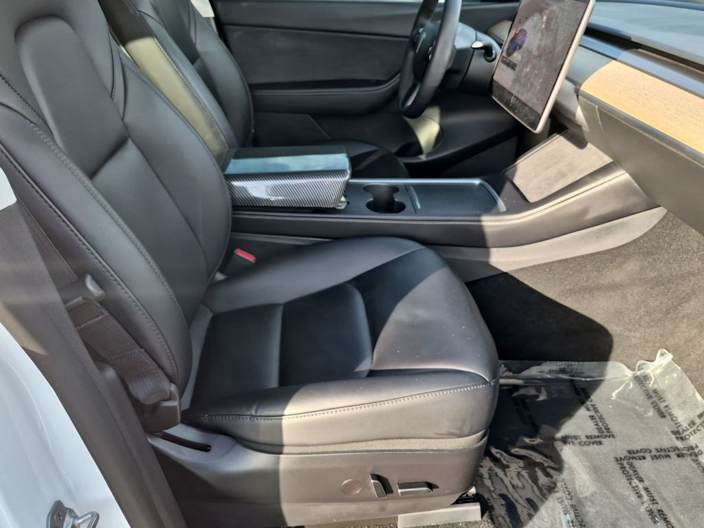 Thumbnail: 2021 Tesla Model Y - 27