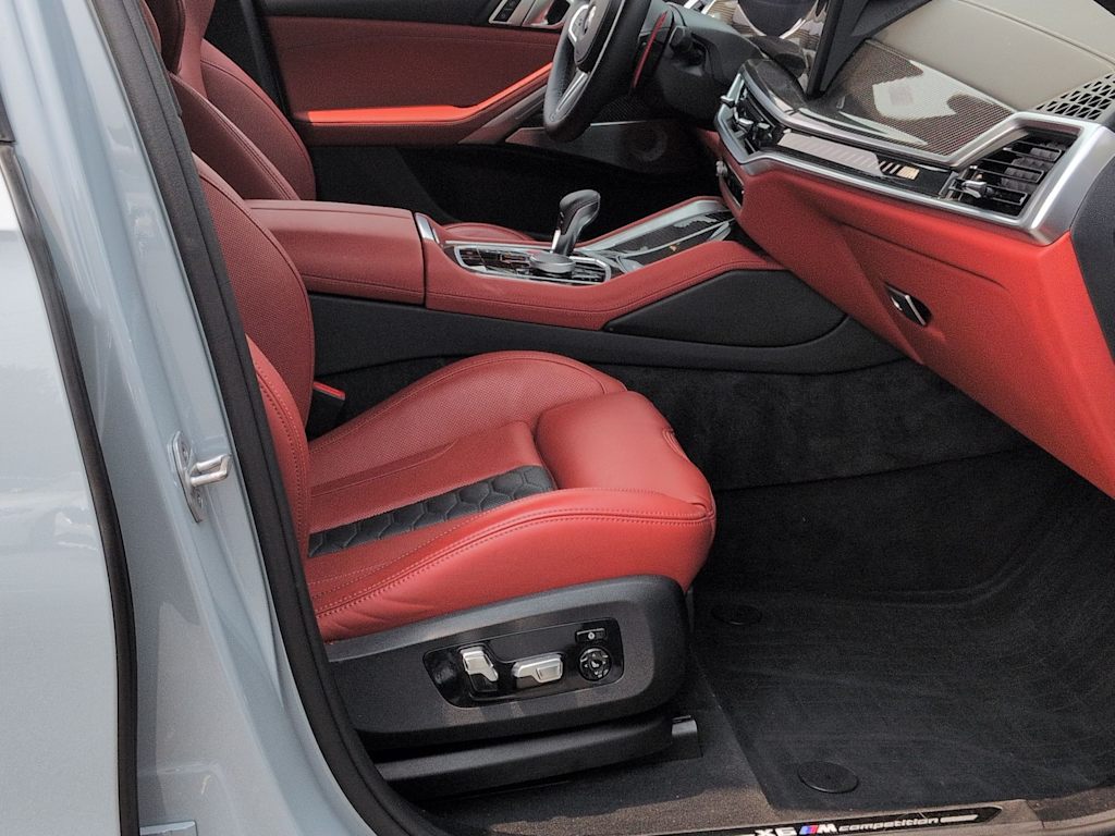 Thumbnail: 2025 BMW X6 - 12
