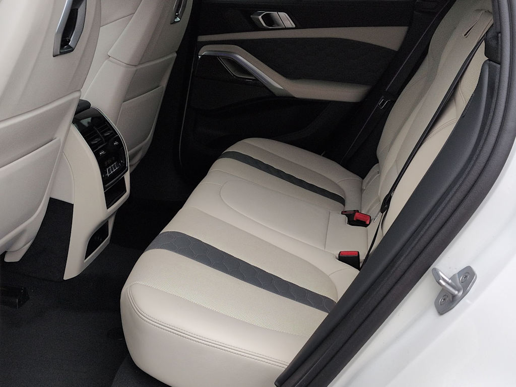 Thumbnail: 2024 BMW X6 - 13