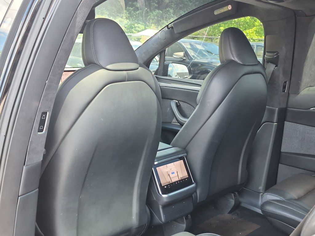 Thumbnail: 2022 Tesla Model X - 12