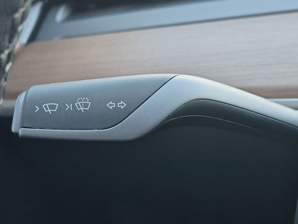 Thumbnail: 2023 Tesla Model Y - 32