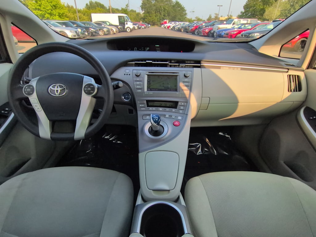 Thumbnail: 2015 Toyota Prius - 10