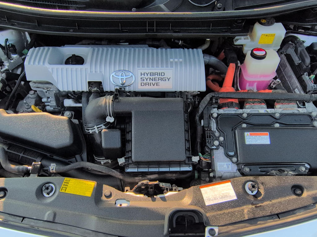 Thumbnail: 2015 Toyota Prius - 9