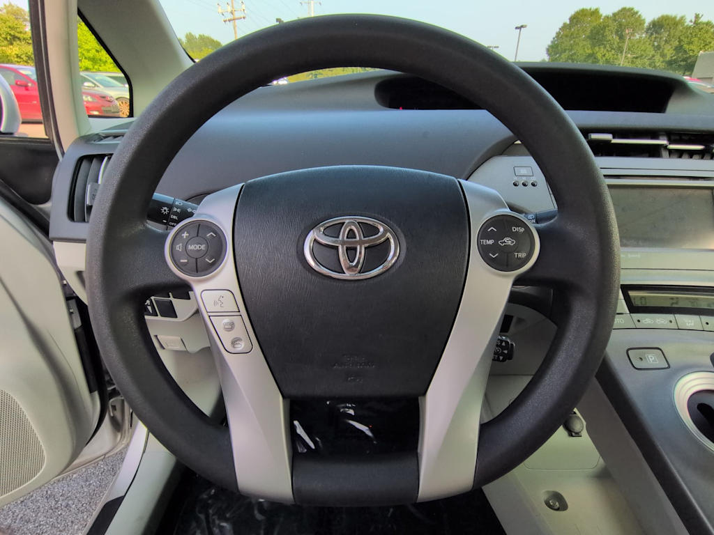 Thumbnail: 2015 Toyota Prius - 14
