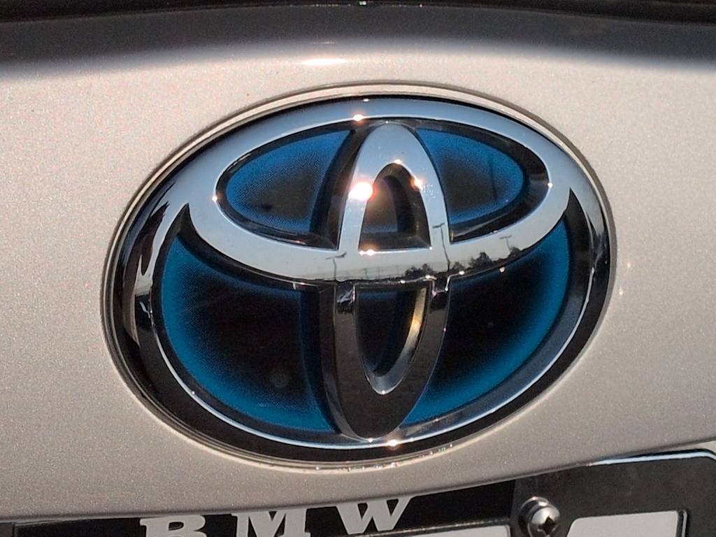 Thumbnail: 2015 Toyota Prius - 7