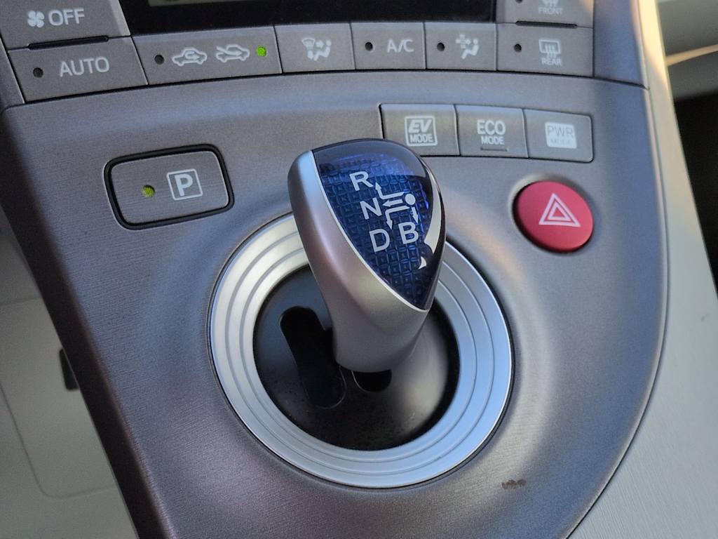 Thumbnail: 2015 Toyota Prius - 35
