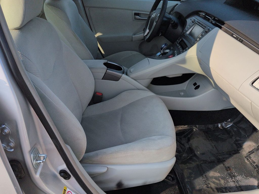 Thumbnail: 2015 Toyota Prius - 12