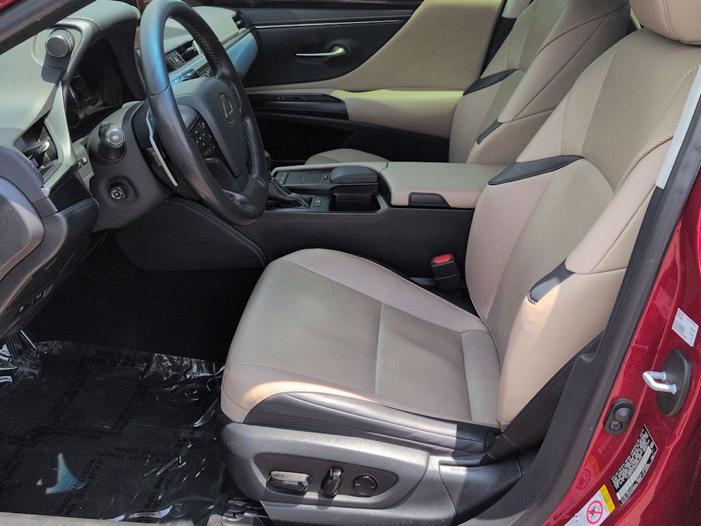Thumbnail: 2019 Lexus ES - 10
