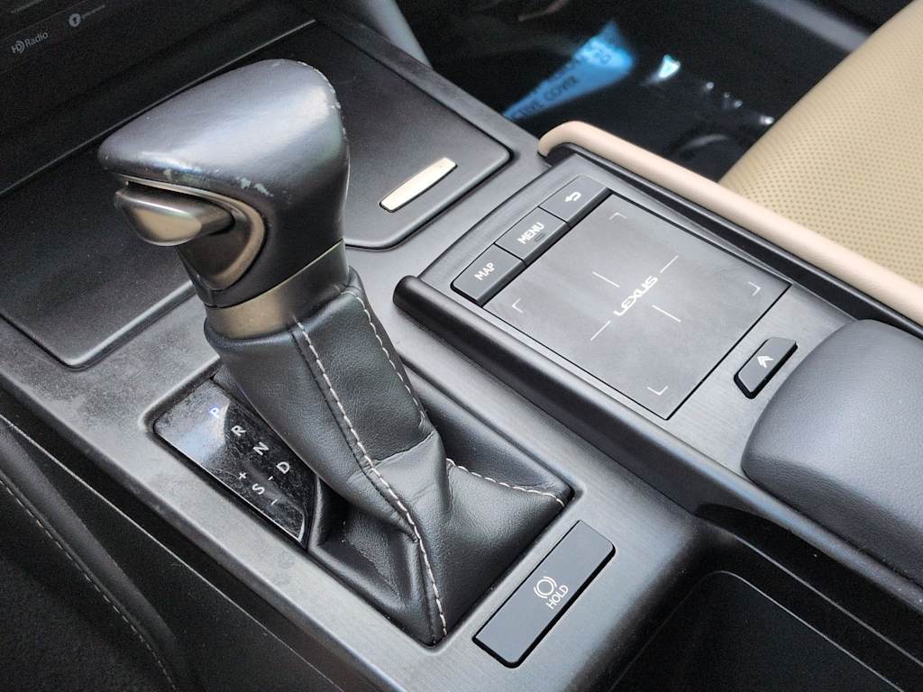 Thumbnail: 2019 Lexus ES - 15