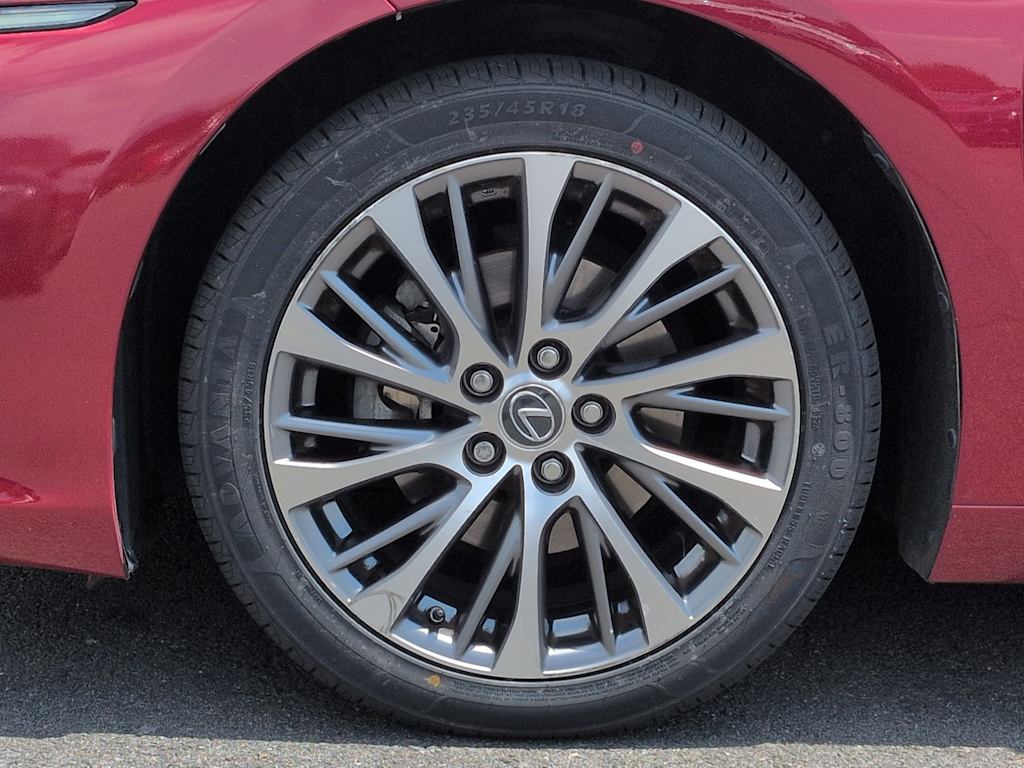 Thumbnail: 2019 Lexus ES - 26
