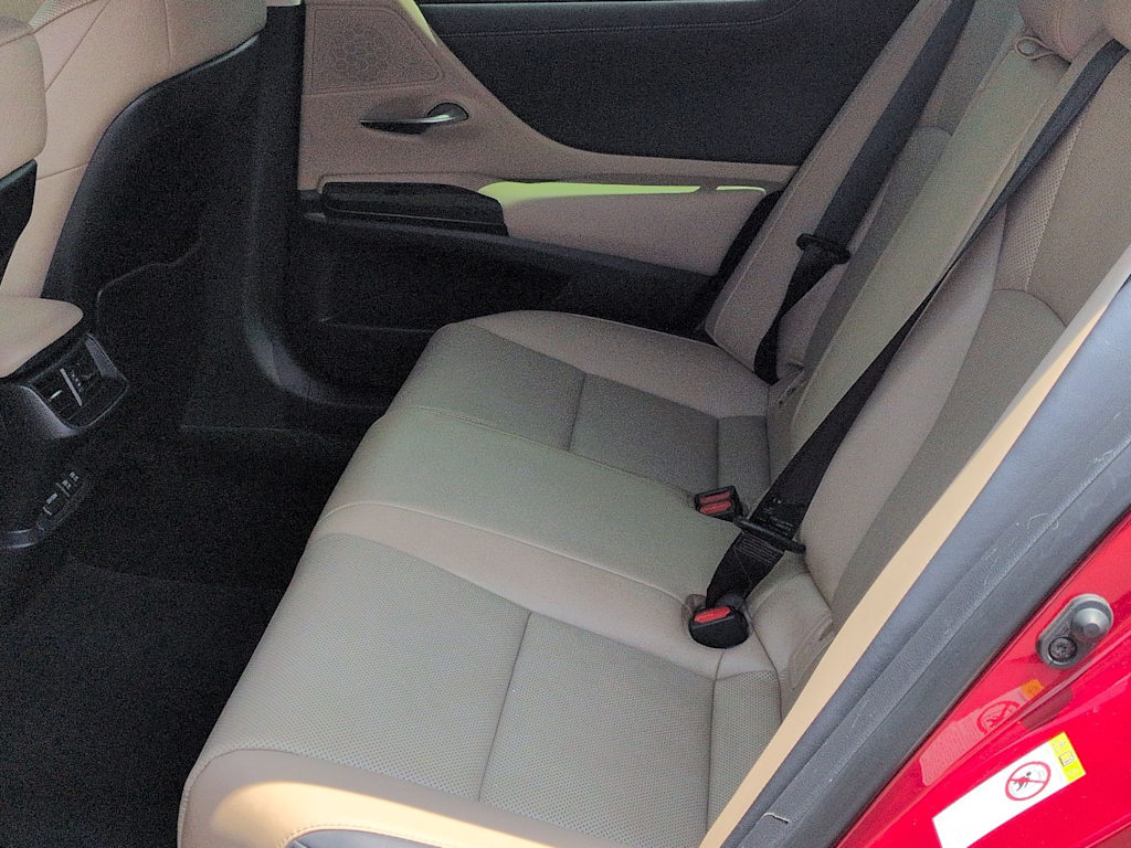 Thumbnail: 2019 Lexus ES - 29