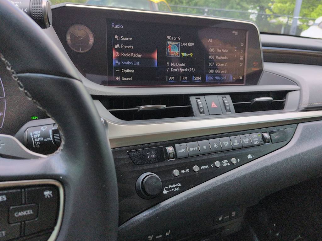 Thumbnail: 2019 Lexus ES - 14